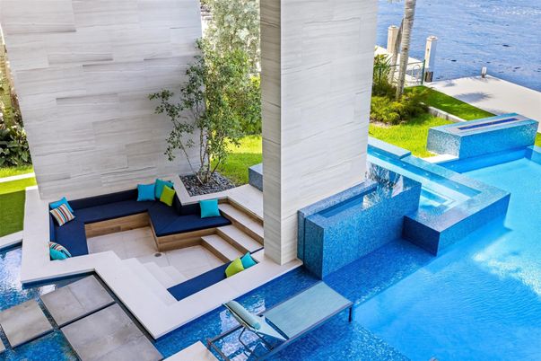 Exterior, Pool, Water
