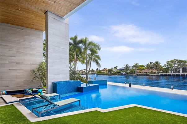 Exterior, Lake, Pool