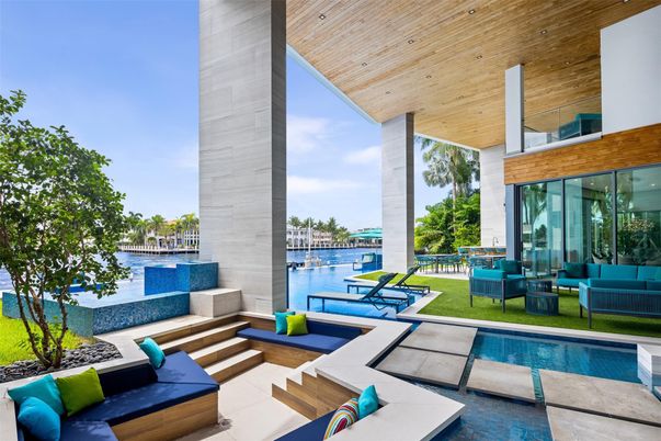 Exterior, Pool, Water