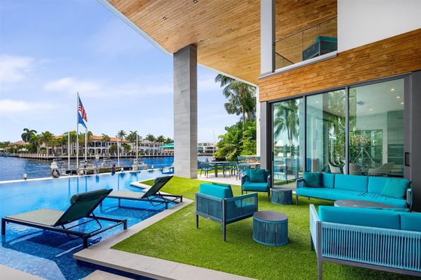 Exterior, Pool, Water