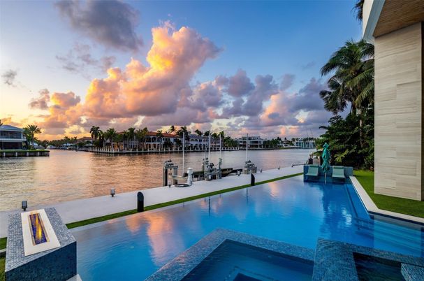 Exterior, Pool, Water