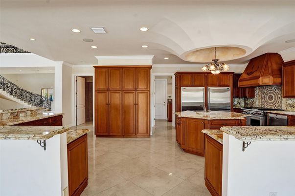 Chandelier, Interior, Kitchen, Recessed Lighting, Stainless Steel Appliances