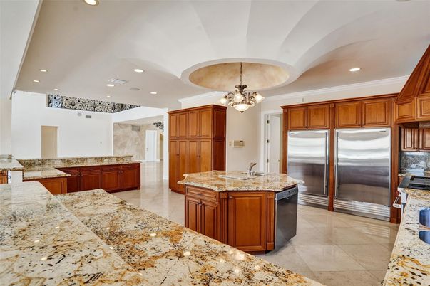 Chandelier, Interior, Kitchen, Recessed Lighting, Stainless Steel Appliances