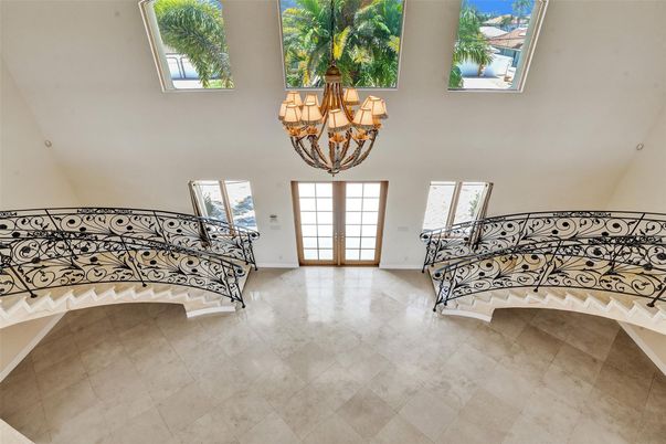 Chandelier, Interior
