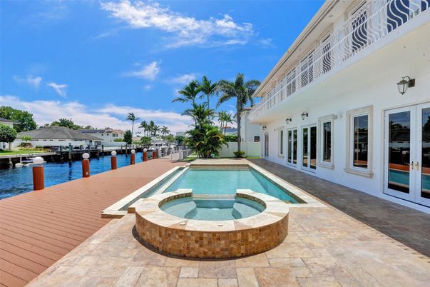 Exterior, Pool, Water