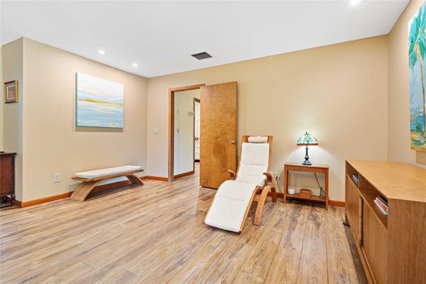 Interior, Recessed Lighting, Wood Texture Flooring