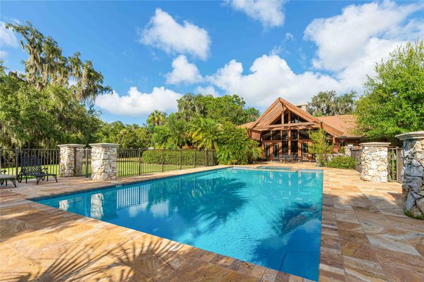 Exterior, Pool