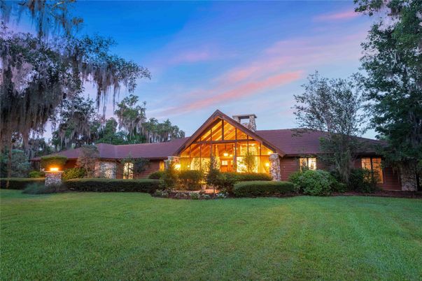 Backyard, Exterior, Facade, Brick Facade, Log Home