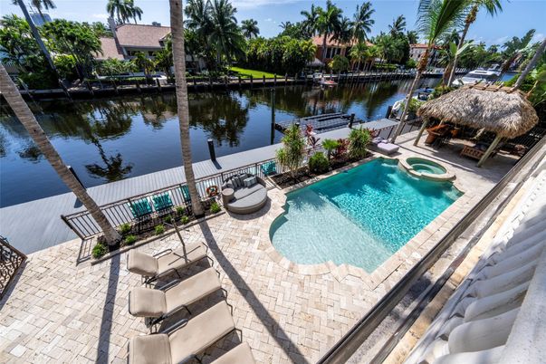 Exterior, Pool, Water