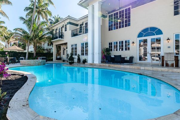 Exterior, Pool