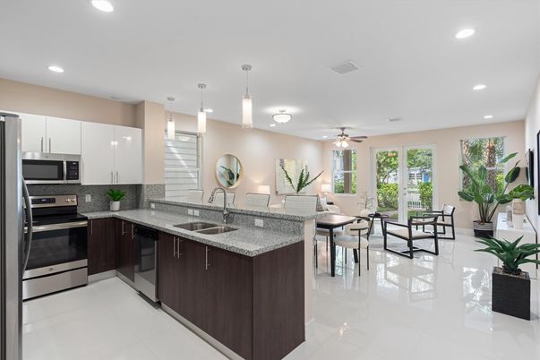 Dining room, Interior, Kitchen, Pendant Lights, Recessed Lighting, Stainless Steel Appliances
