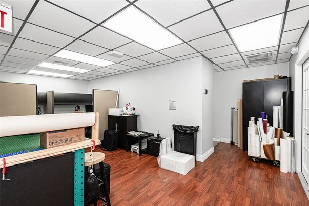 Interior, Washer, Wood Texture Flooring