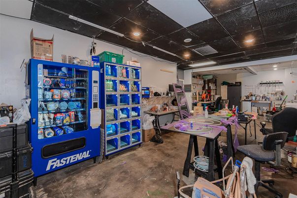 Game Room, Interior, Recessed Lighting