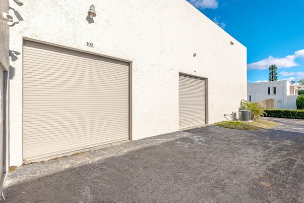 Detached Garage, Exterior