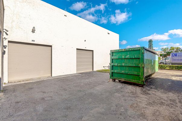 Detached Garage, Exterior