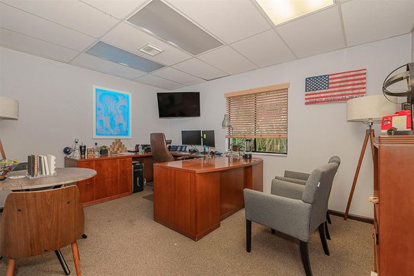Home Office, Interior