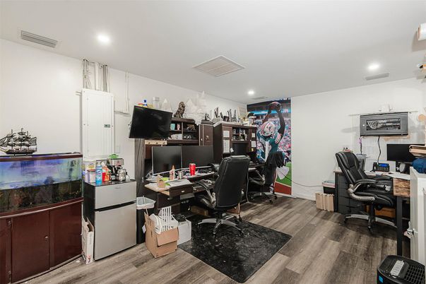 Home Office, Interior, Recessed Lighting, Wood Texture Flooring
