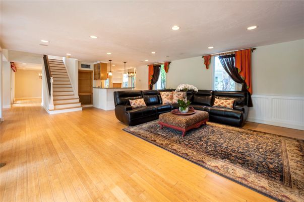 Interior, Living room, Pendant Lights, Recessed Lighting, Wood Texture Flooring