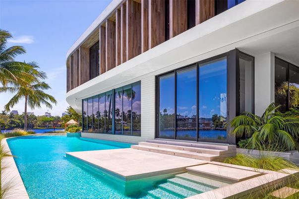 Exterior, Pool, Water