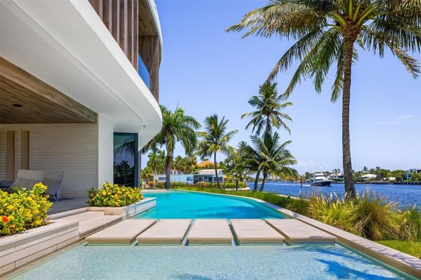 Exterior, Pool, Water