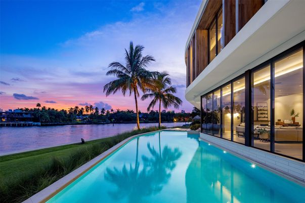 Exterior, Pool, Water