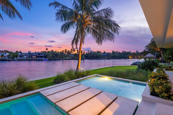 Exterior, Pool, Water