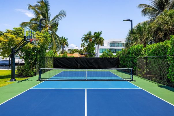 Exterior, Tennis Courts