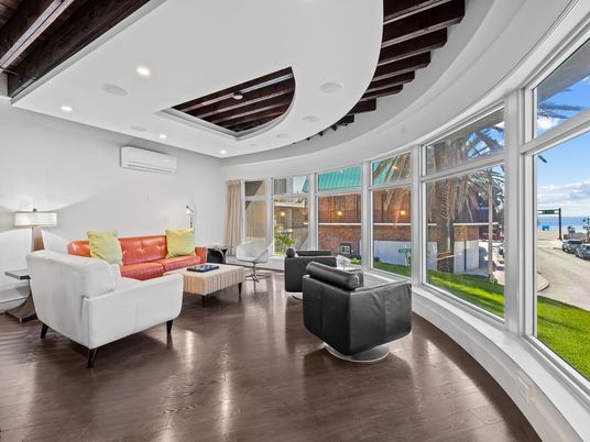 Interior, Living room, Recessed Lighting, Water, Wood Texture Flooring