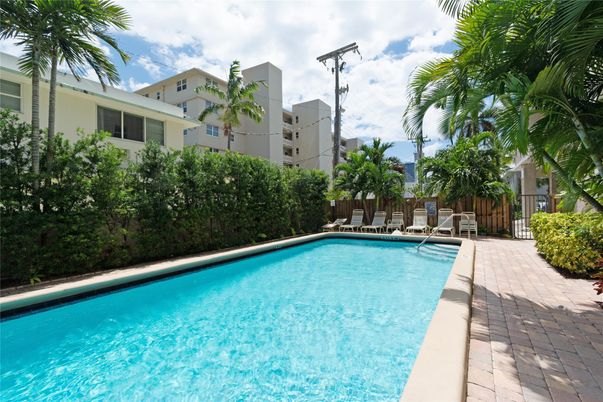 Exterior, Pool