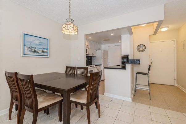 Dining room, Interior, Kitchen, Pendant Lights, Recessed Lighting