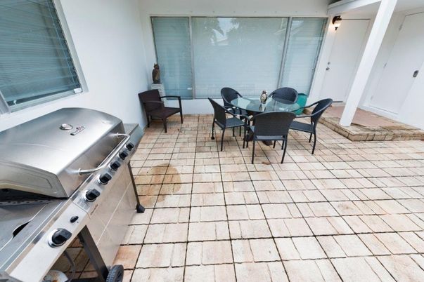 Dining room, Exterior