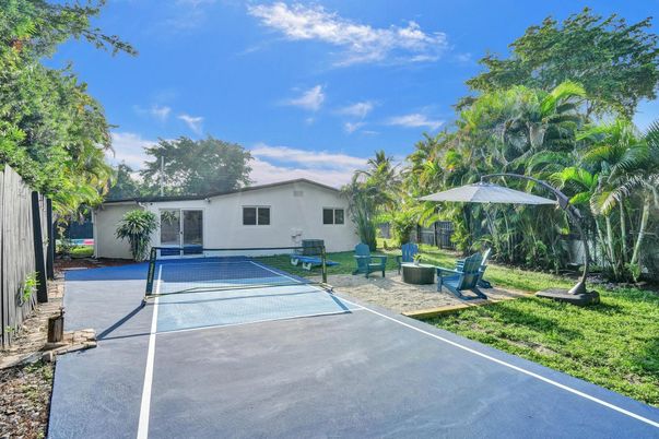 Exterior, Tennis Courts