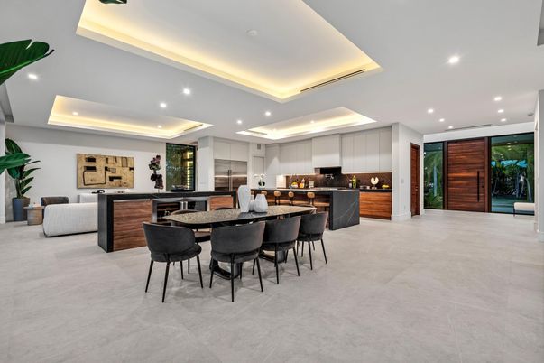 Dining room, Interior, Kitchen, Recessed Lighting, Stainless Steel Appliances