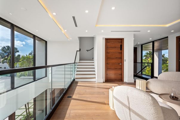 Interior, Recessed Lighting, Wood Texture Flooring