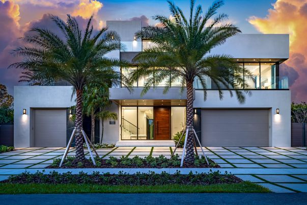 Attached, Exterior, Facade, Modern