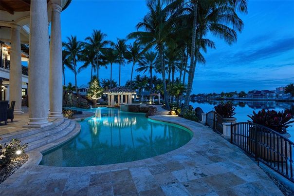 Exterior, Pool, Water