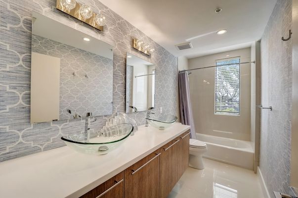 Bathroom, Dual Sink Vanities, Interior, Recessed Lighting