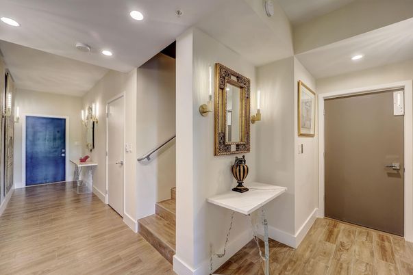 Interior, Recessed Lighting, Wood Texture Flooring