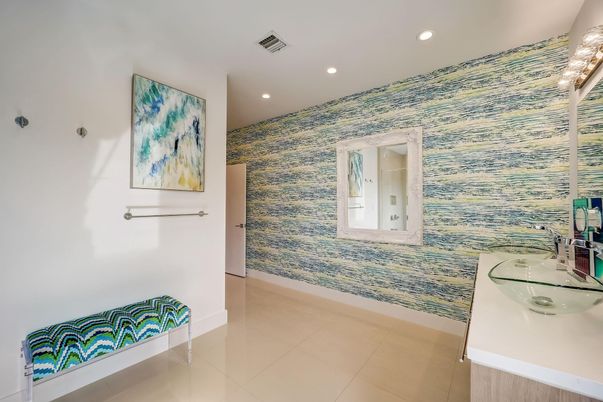 Bathroom, Interior, Recessed Lighting