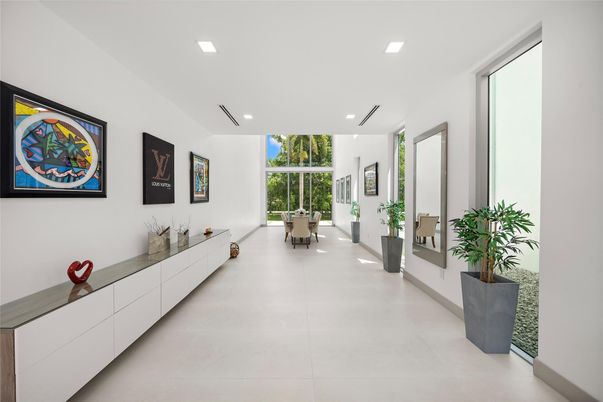 Dining room, Interior, Recessed Lighting
