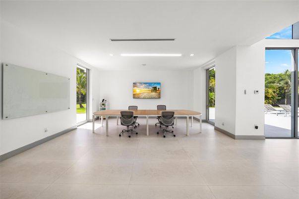 Dining room, Interior, Recessed Lighting