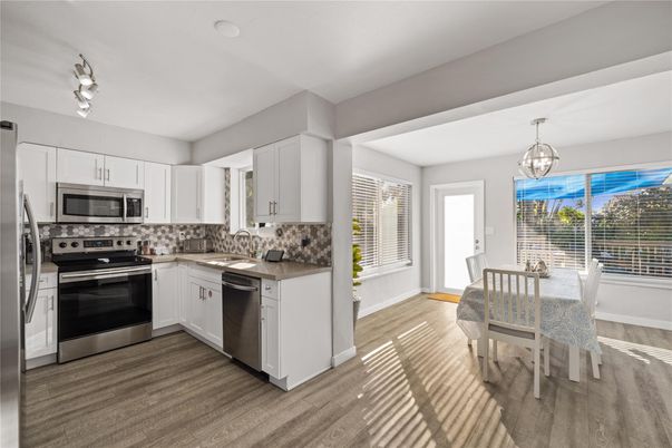 Dining room, Interior, Kitchen, Stainless Steel Appliances, Wood Texture Flooring