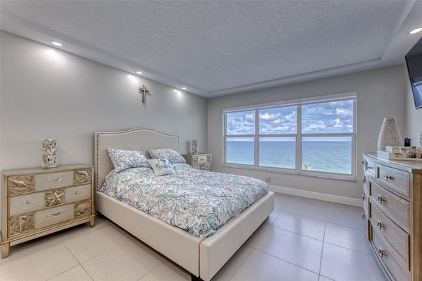 Bedroom, Interior, Recessed Lighting, Water
