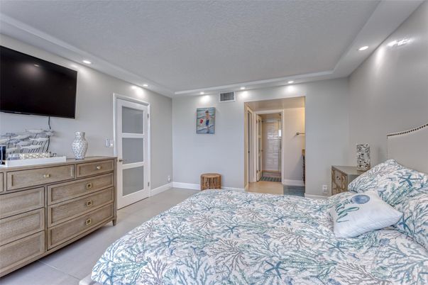 Bedroom, Interior, Recessed Lighting