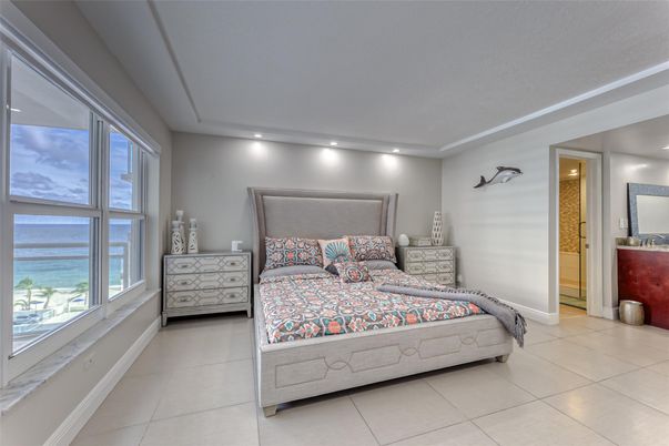 Bedroom, Interior, Recessed Lighting, Water