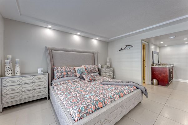 Bedroom, Interior, Recessed Lighting