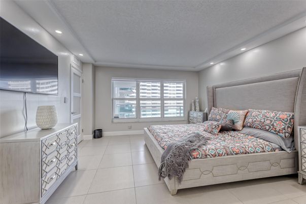 Bedroom, Interior, Recessed Lighting