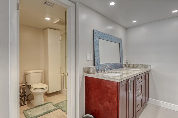 Bathroom, Interior, Recessed Lighting