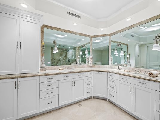 Bathroom, Dual Sink Vanities, Interior, Recessed Lighting