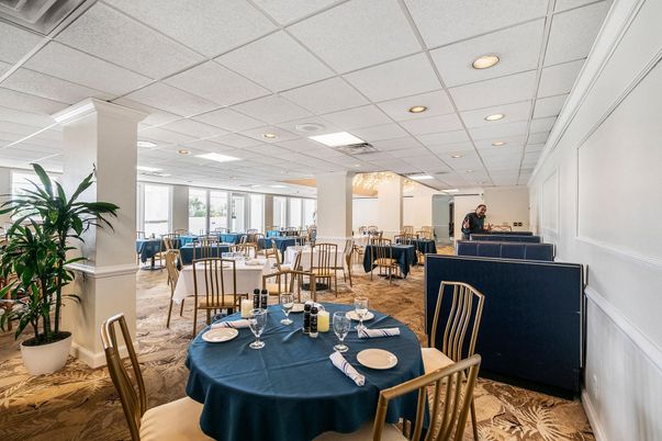 Dining room, Interior, Recessed Lighting